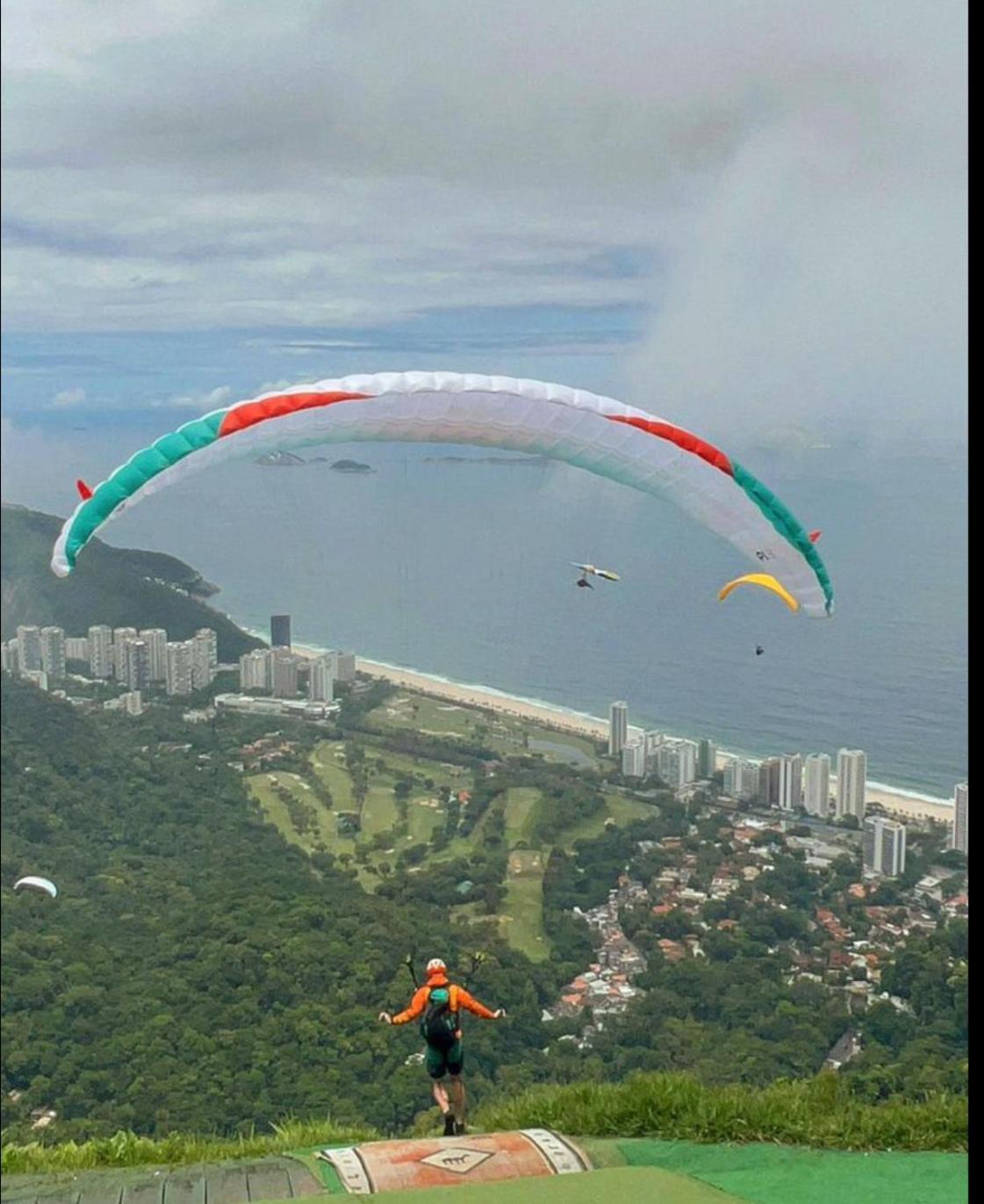 Quadra Da Av Nsa Sra C 1137 Ap1204 Apartamento